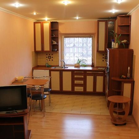 Studio apartment Tjernihiv Exteriör bild