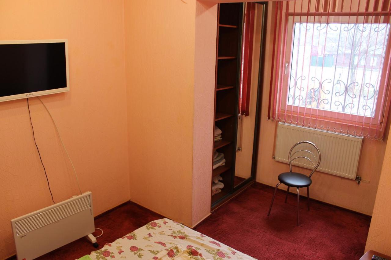 Studio apartment Tjernihiv Exteriör bild