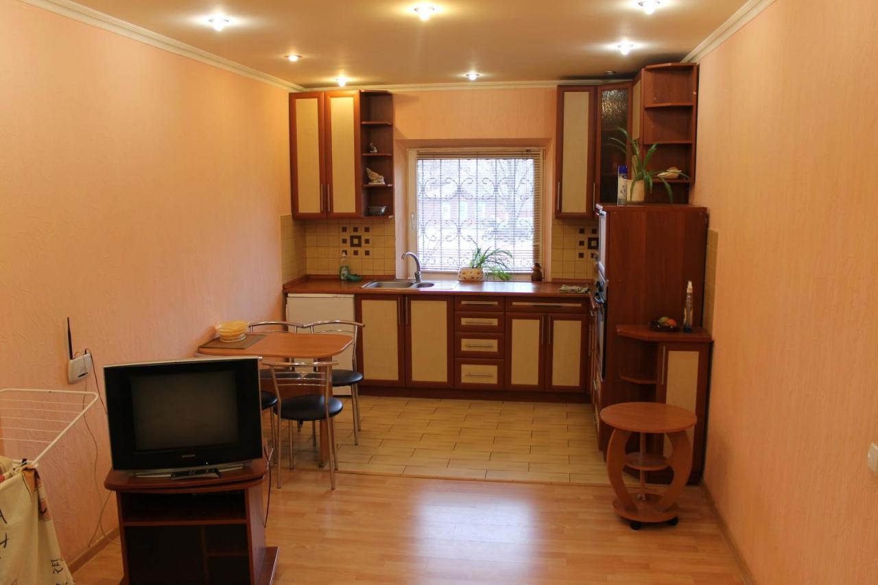 Studio apartment Tjernihiv Exteriör bild